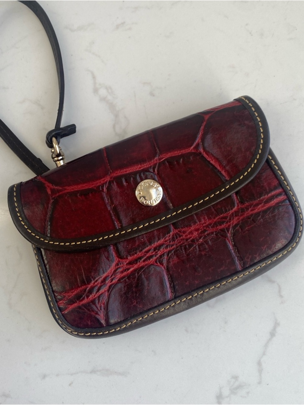 Dooney & Bourke Croc Embossed Leather Wristlet vintage Nile Collection. - Picture 3 of 10